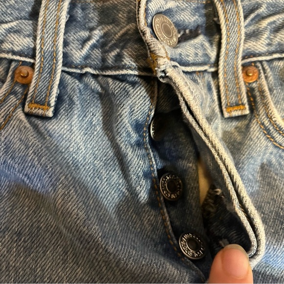 Levis Wedgie Jean High Rise Premium Denim Light Wash Slim Raw Hem Tapered Fit 25 - Picture 7 of 9